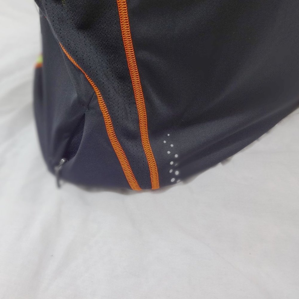 UNDER ARMOUR Black Heat Gear Shirt Size Medium - Picture 8 of 11